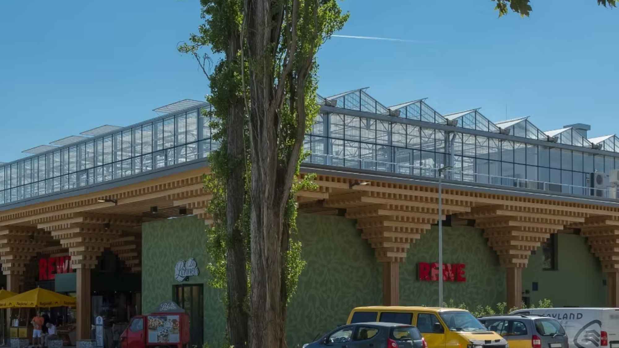 Die ECF-Dachfarm auf dem Dach des REWE Berlin-Lankwitz.