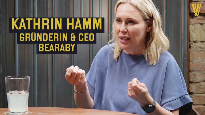 Dr. Kathrin Hamm im Studio der Values & Ventures Show.